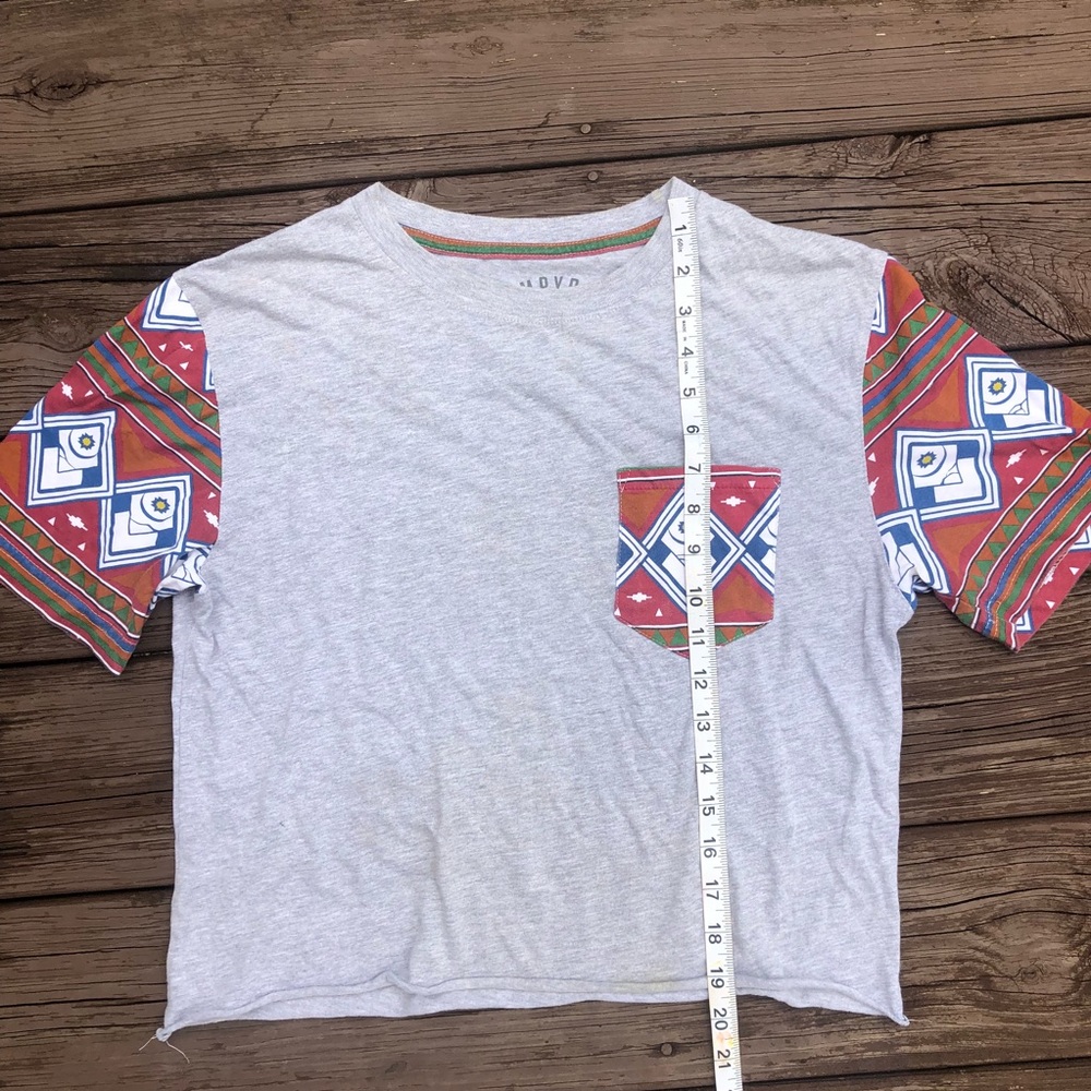 graphic tee - Picture 4 of 5